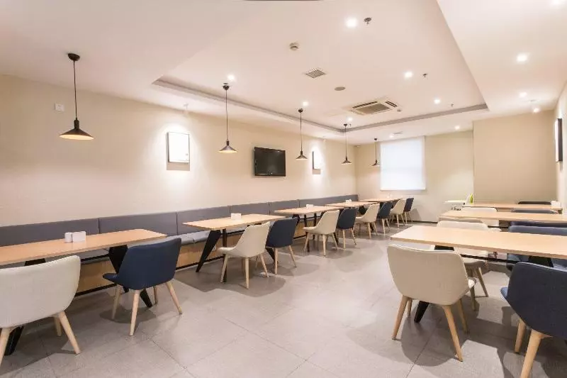 Отель Hanting Suzhou Xiangcheng Tianhong Shopping Center