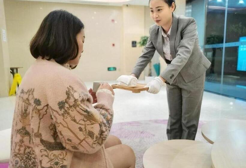 Lavande Hotel Suzhou South Renmin Road