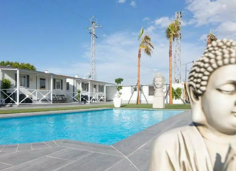 Bungalows Buda Beach