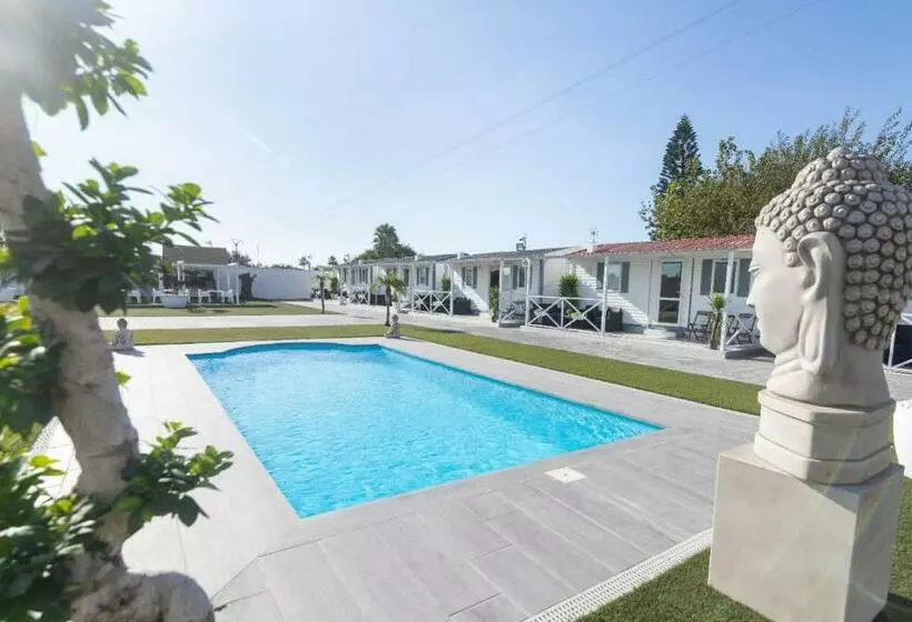 Bungalows Buda Beach