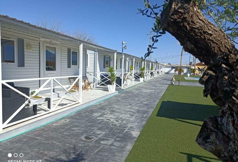 Bungalows Buda Beach