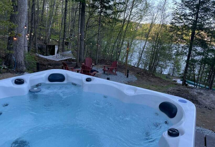Joy S Chalet   Hottub, Lake, & Cottage