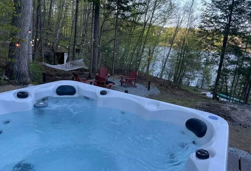 Joy S Chalet   Hottub, Lake, & Cottage