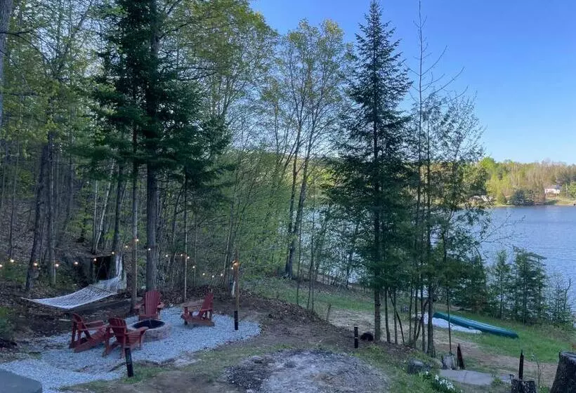 Joy S Chalet   Hottub, Lake, & Cottage