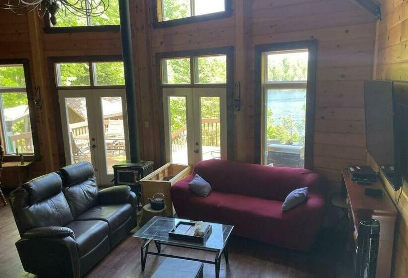 Joy S Chalet   Hottub, Lake, & Cottage