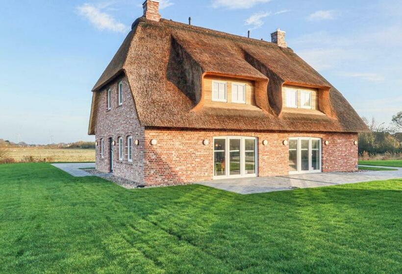 3 Bedroom Beautiful Home In Dagebüll