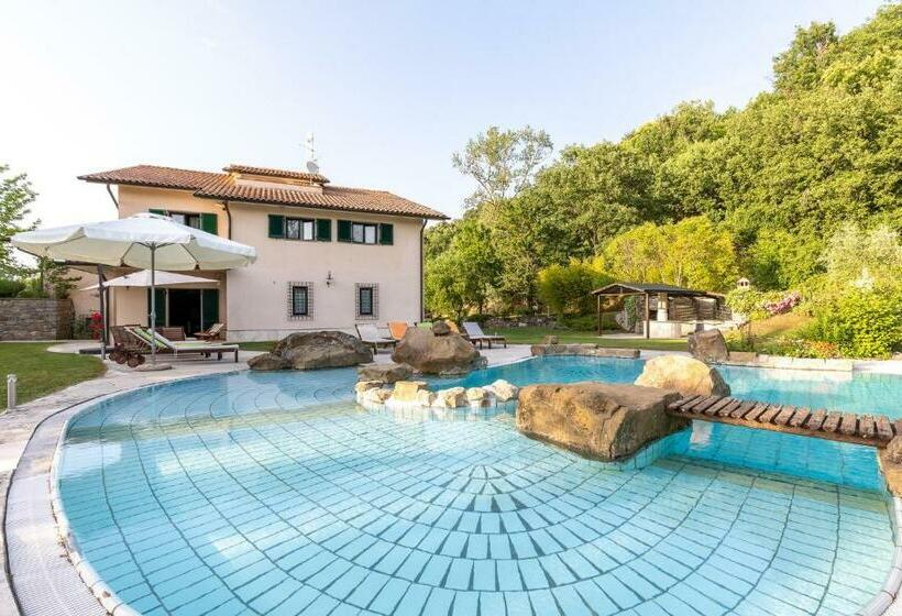 Amazing Home In Umbertide With Kitchen