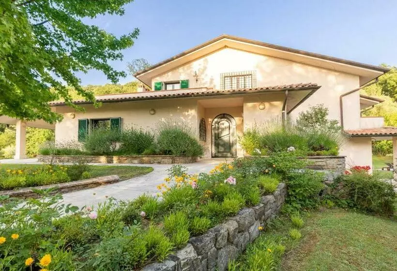 Amazing Home In Umbertide With Kitchen