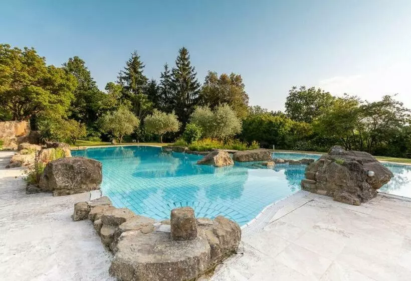 Amazing Home In Umbertide With Kitchen