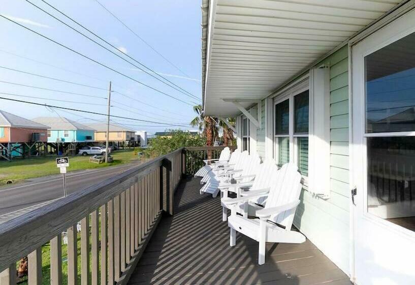 C Est Bon Across From Utv Entry Point! Sleeps 13!