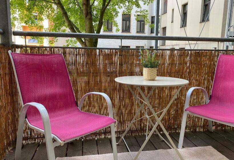 Große Altstadtwohnung Im Zentrum, Mit Balkon, Top Lage, 4 Schlafplätzen