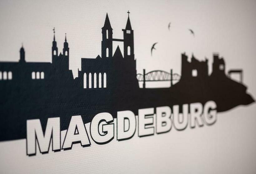 Große Altstadtwohnung Im Zentrum, Mit Balkon, Top Lage, 4 Schlafplätzen