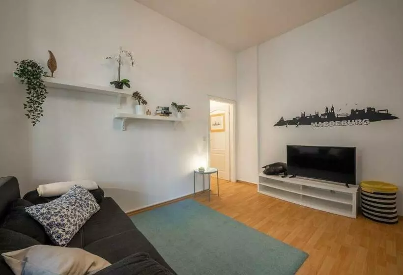 Große Altstadtwohnung Im Zentrum, Mit Balkon, Top Lage, 4 Schlafplätzen