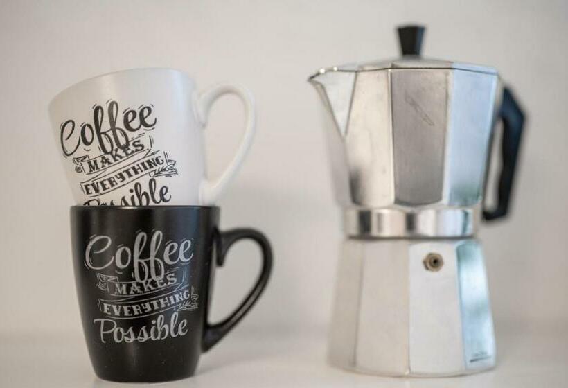 Große Altstadtwohnung Im Zentrum, Mit Balkon, Top Lage, 4 Schlafplätzen