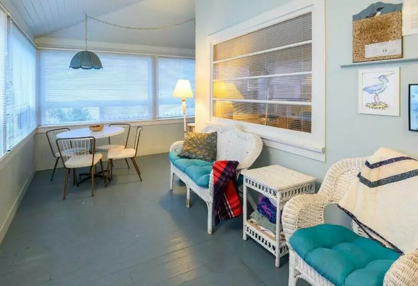 Karr Beach House On 11th