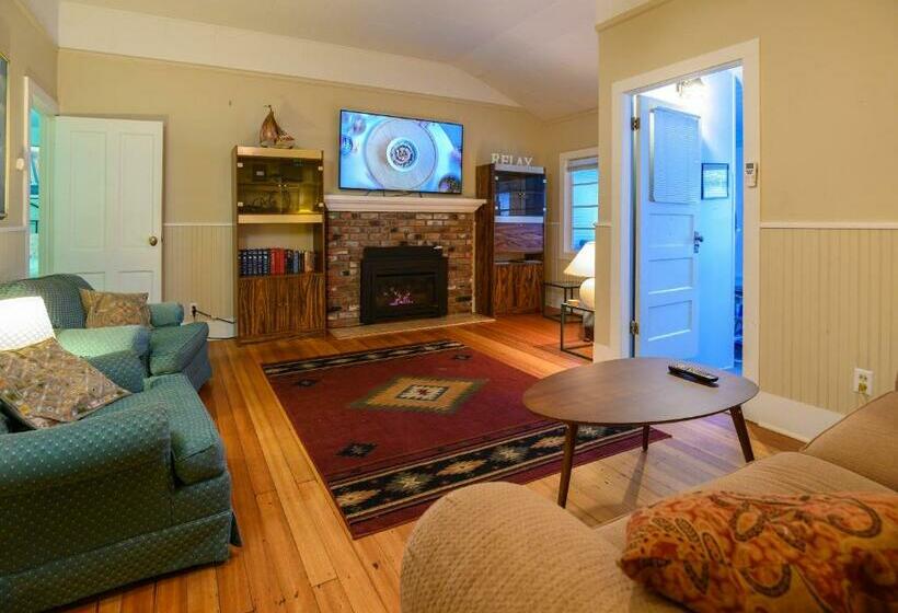 Karr Beach House On 11th