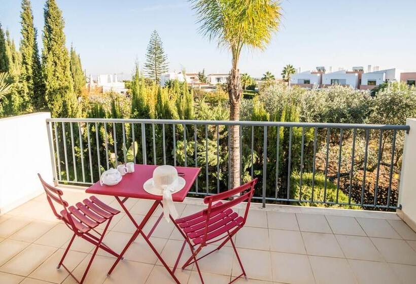 Portimão Elegant House With Pool By Homing