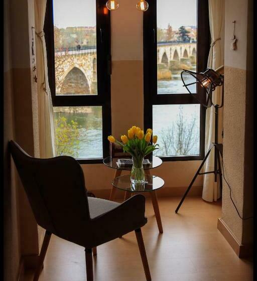 A Los Ojos Del Río Duero