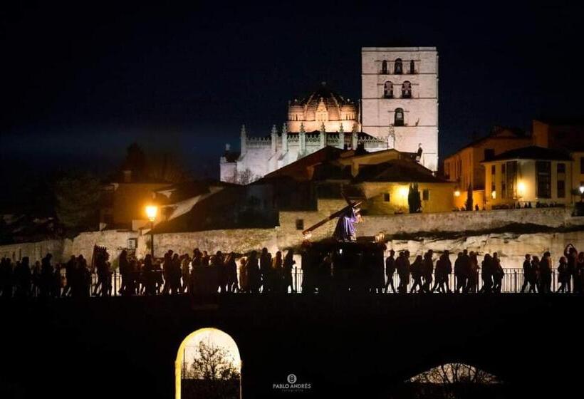 A Los Ojos Del Río Duero