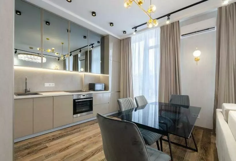 ж Luxury Apartments For A Wonderful Holiday On Zhylyanska Street