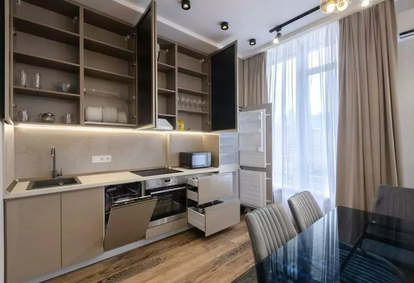 ж Luxury Apartments For A Wonderful Holiday On Zhylyanska Street