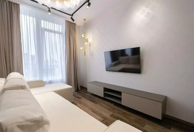 ж Luxury Apartments For A Wonderful Holiday On Zhylyanska Street