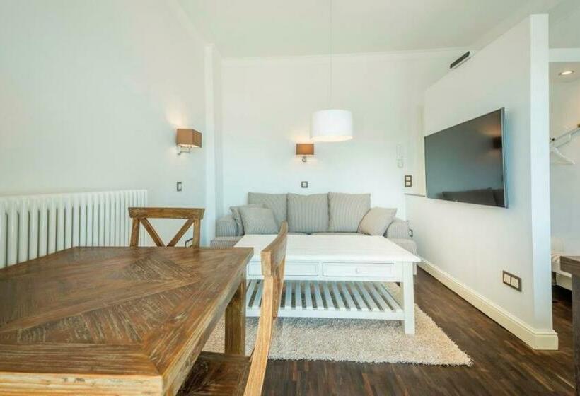 Villa Anker 1 Etage   Links