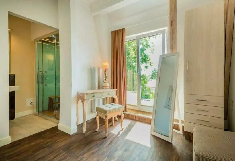 Villa Anker 1 Etage   Links