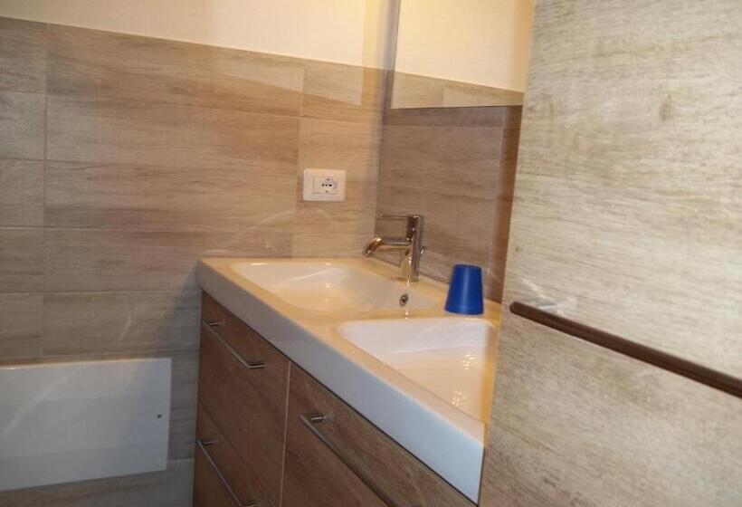 Centro Servizi Marinella