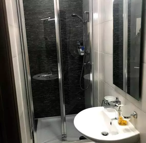 Luqa Apartment   5 Mins From Airport