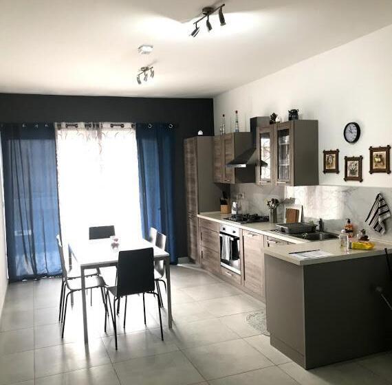Luqa Apartment 5 Mins From Airport