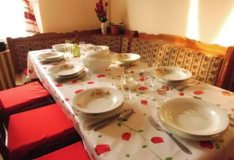 Nagyiék Háza / Granny S House