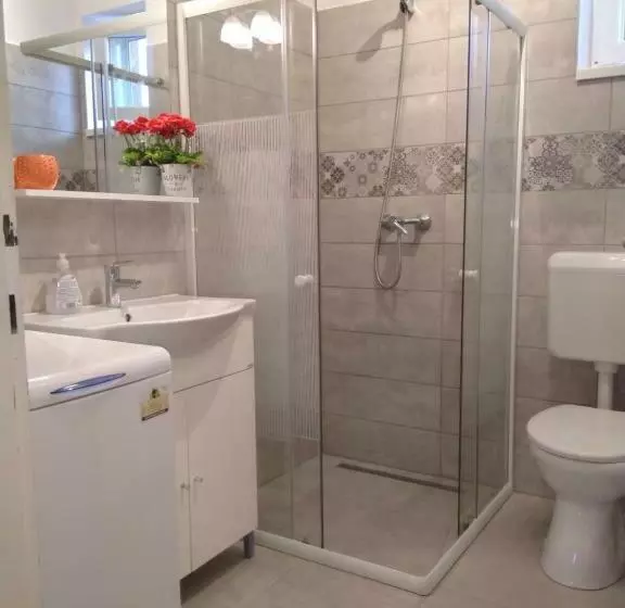 Nagyiék Háza / Granny S House