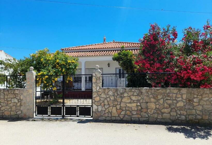 Ventura Family Holiday 15 Min.airport,beaches