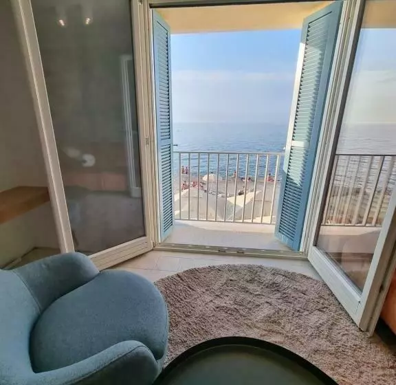 Bella Vista