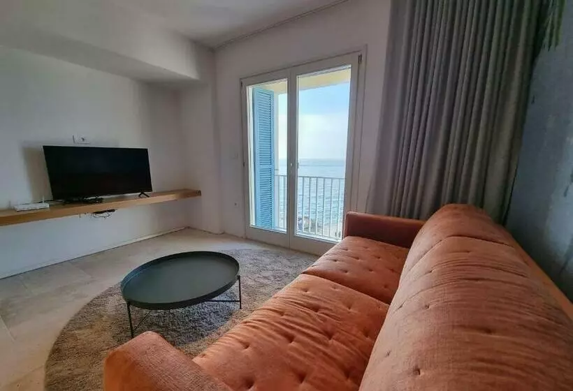 Bella Vista