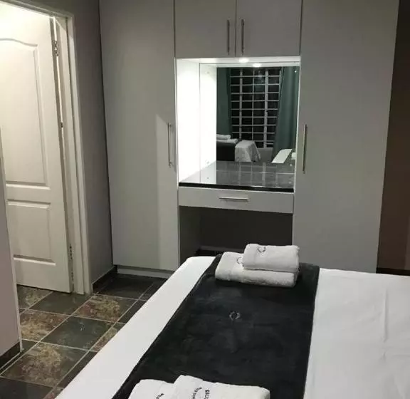 Kruger Wild Dog Inn