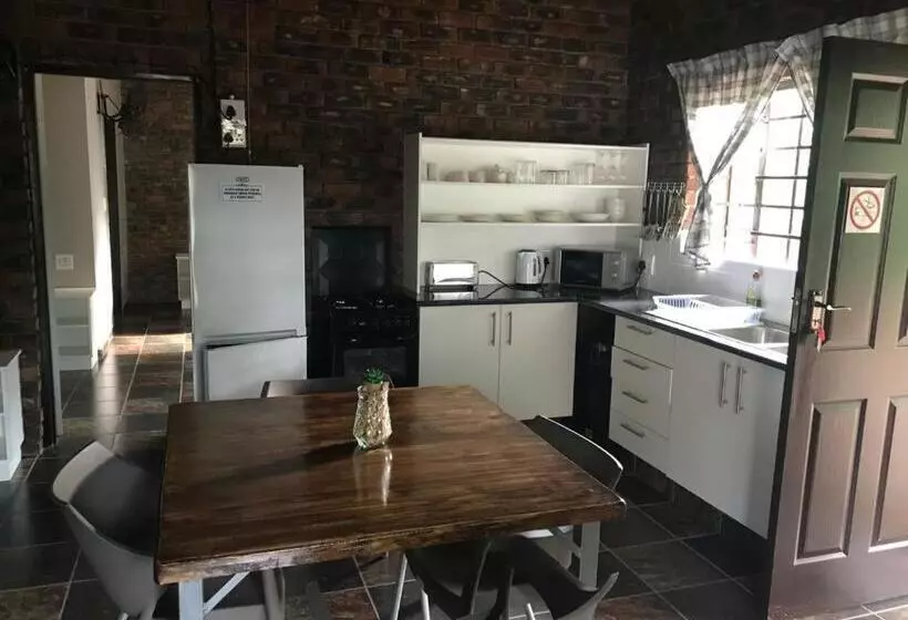 Kruger Wild Dog Inn
