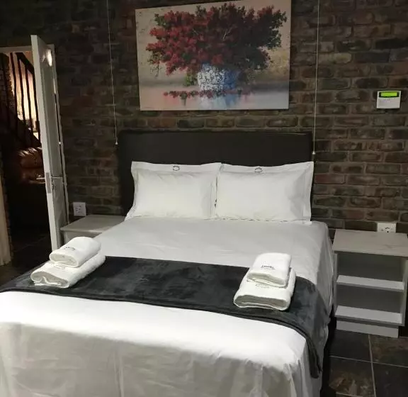 Kruger Wild Dog Inn