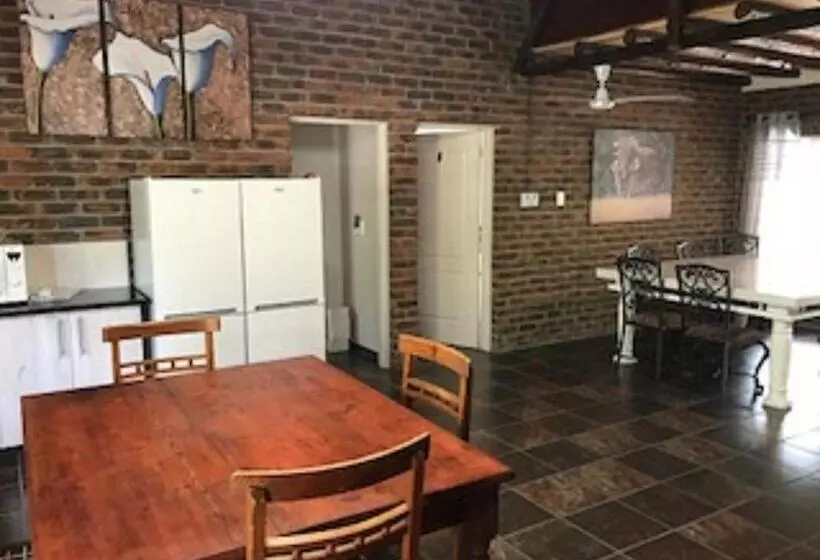 Kruger Wild Dog Inn