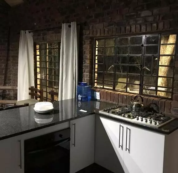 Kruger Wild Dog Inn