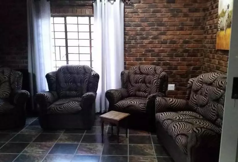 Kruger Wild Dog Inn