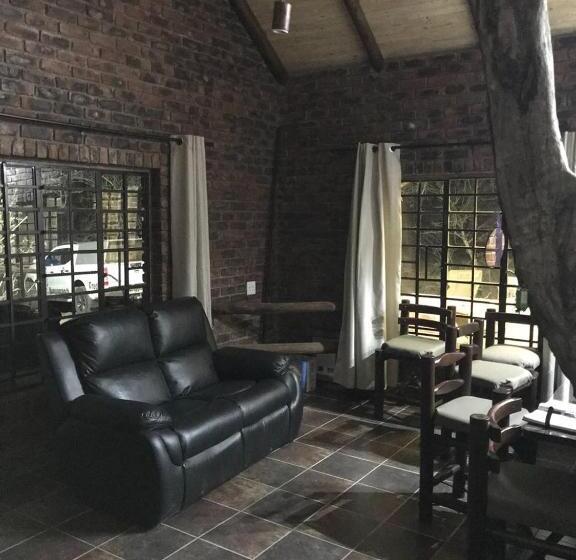 Kruger Wild Dog Inn