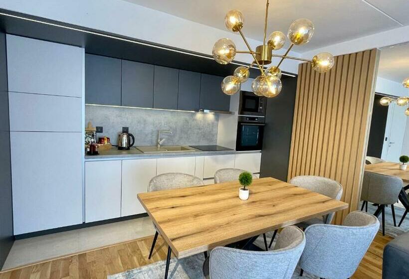 Stars Exclusive Including Free Garage