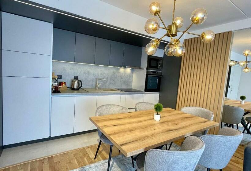 Stars Exclusive Including Free Garage