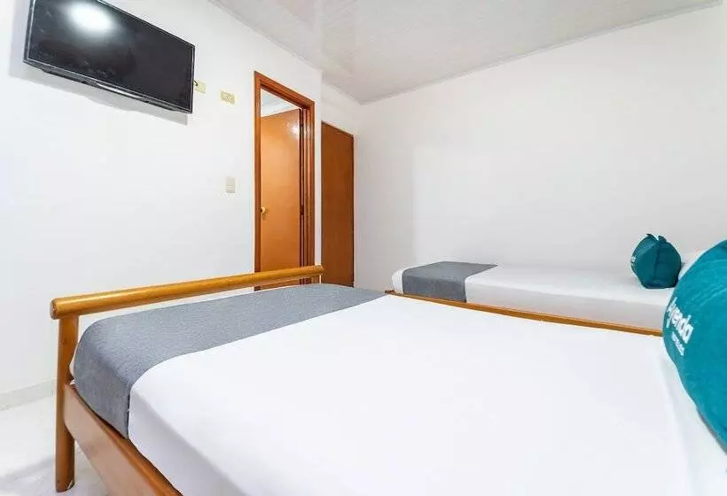 Hotelli Alferez Del Llano