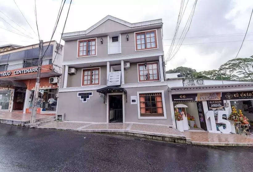 Hotelli Alferez Del Llano