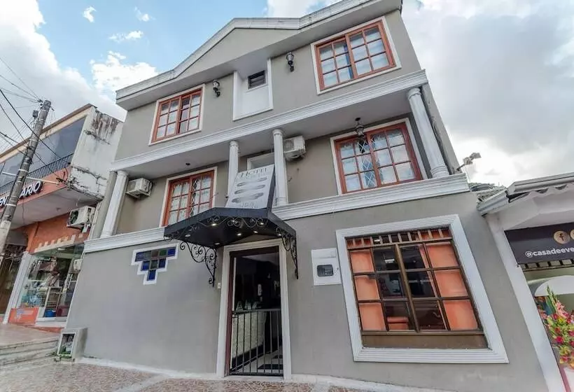 Hotelli Alferez Del Llano