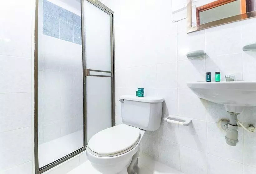 Hotelli Alferez Del Llano