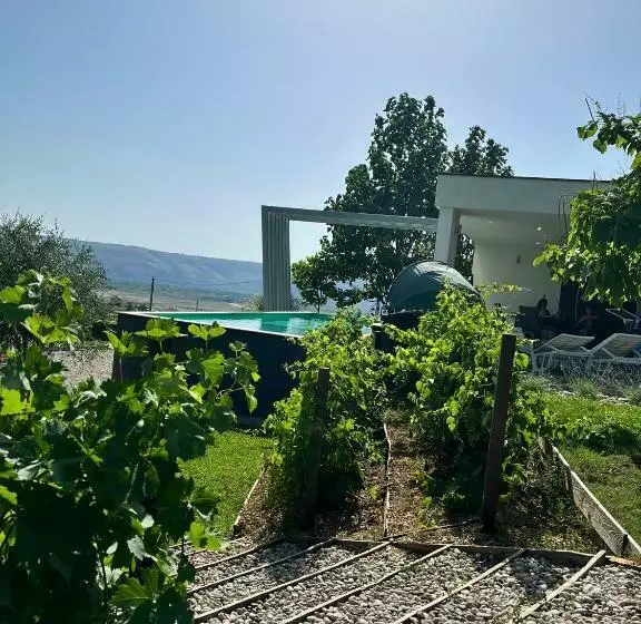 Villa Mona
